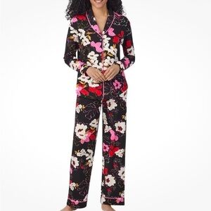 NWT Room Service Women multiprint Shawl collar Pajama set lack floral, medium